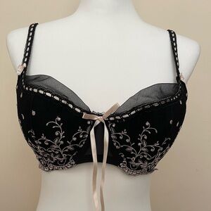 Enchanting Black Push-Up Bra w/Pink Floral Embroidery, Size 36D